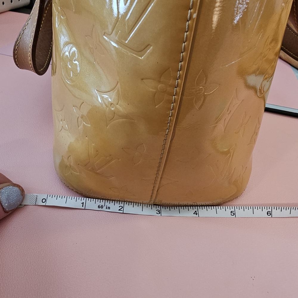 👜Louis Vuitton Vernis Houston Logo Embossed Tote Bag 🏵 - Picture 10 of 17